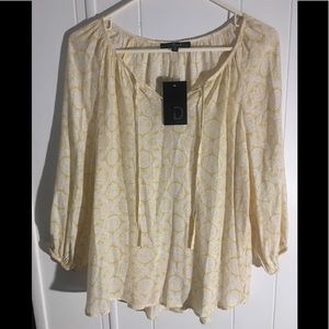 Size medium petite Fred Davis yellow top